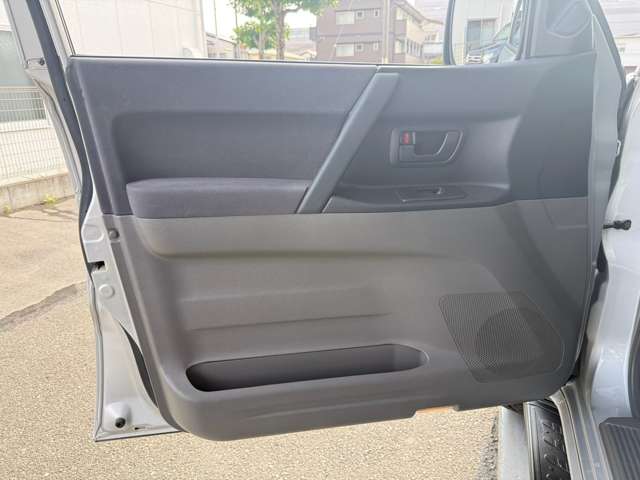 Mitsubishi Pajero 8