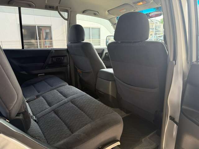 Mitsubishi Pajero 9