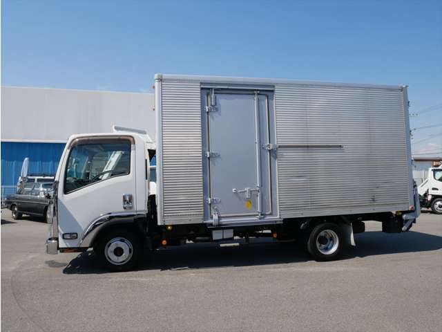 Isuzu Elf 3