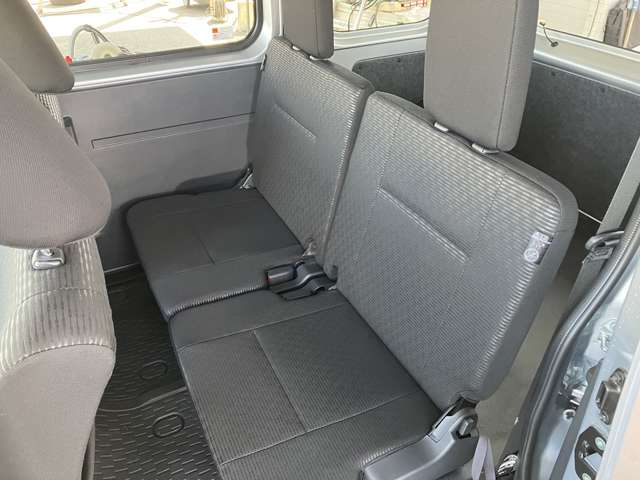 Daihatsu Hijet Cargo 3