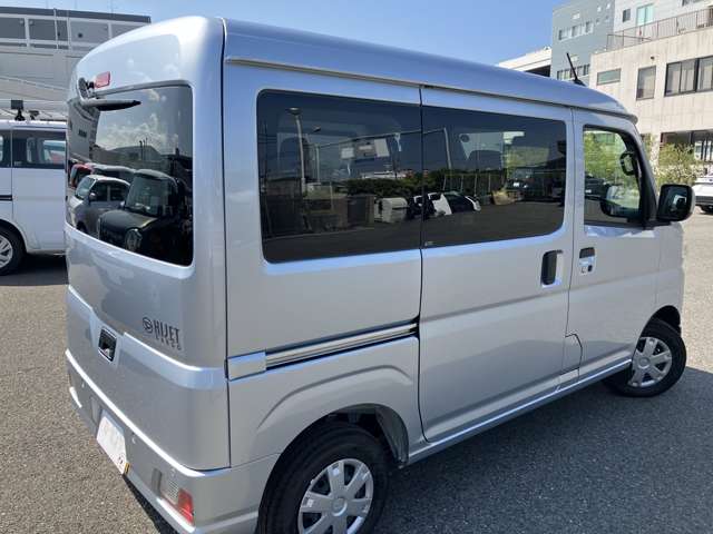 Daihatsu Hijet Cargo 8