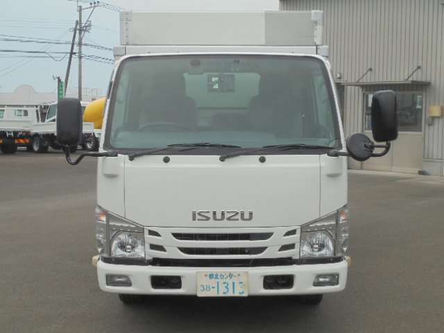 Isuzu Elf 11