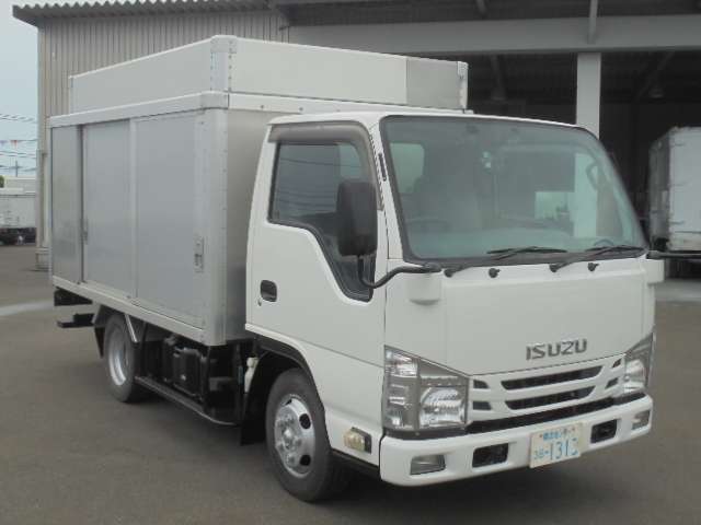 Isuzu Elf 12