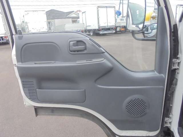 Isuzu Elf 4