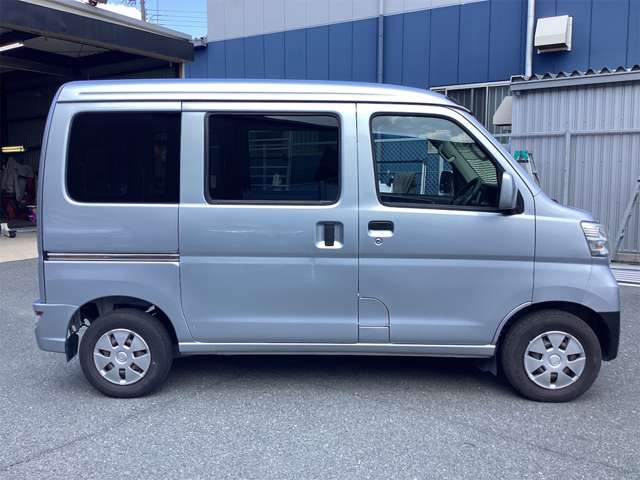 Daihatsu Hijet Cargo 4