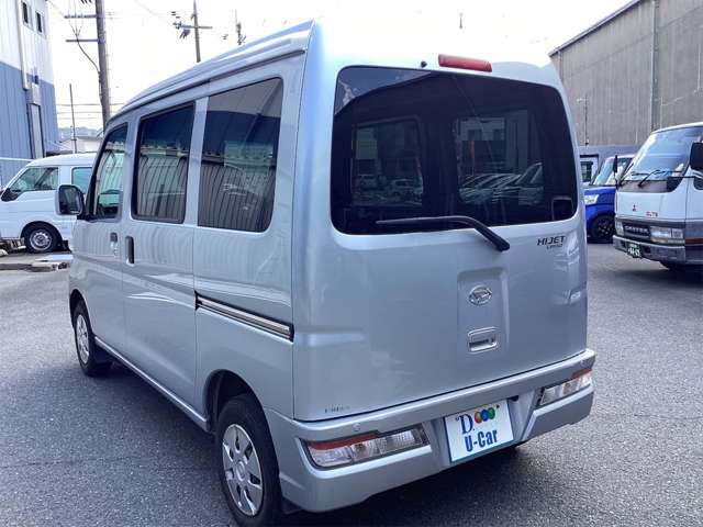 Daihatsu Hijet Cargo 7
