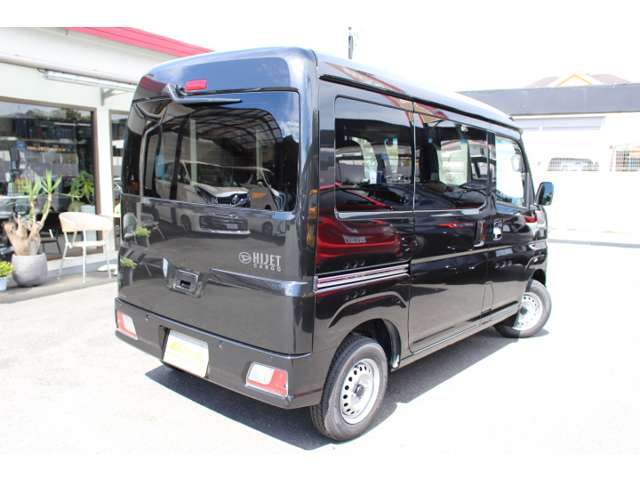 Daihatsu Hijet Cargo 11