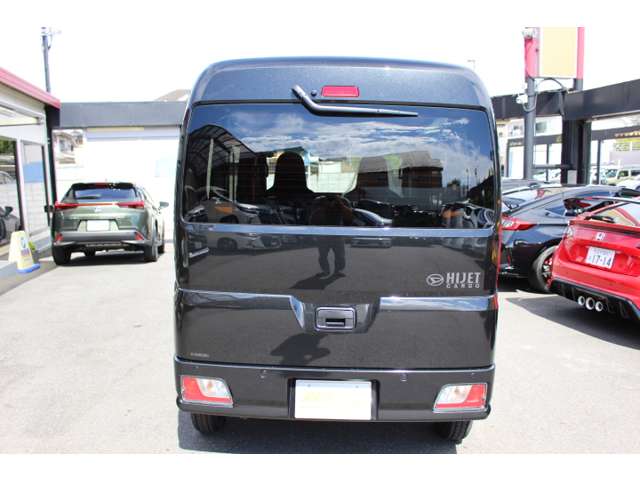 Daihatsu Hijet Cargo 12