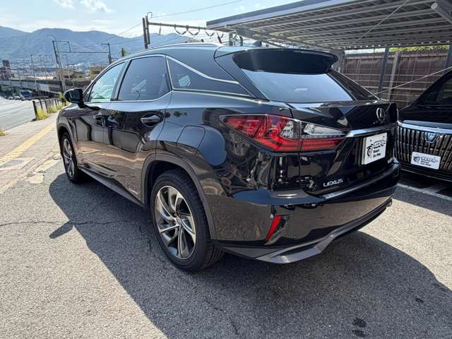 Lexus RX 9