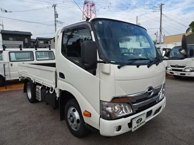 Hino Dutro 8