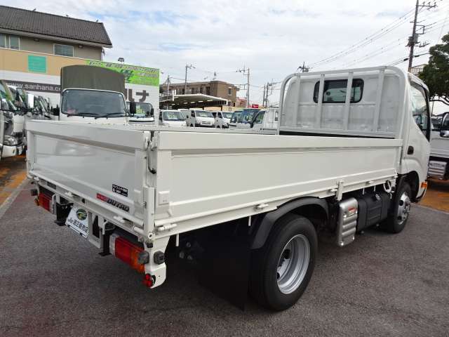 Hino Dutro 10