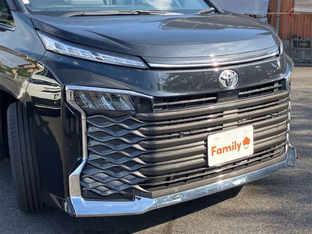 Toyota Voxy 11