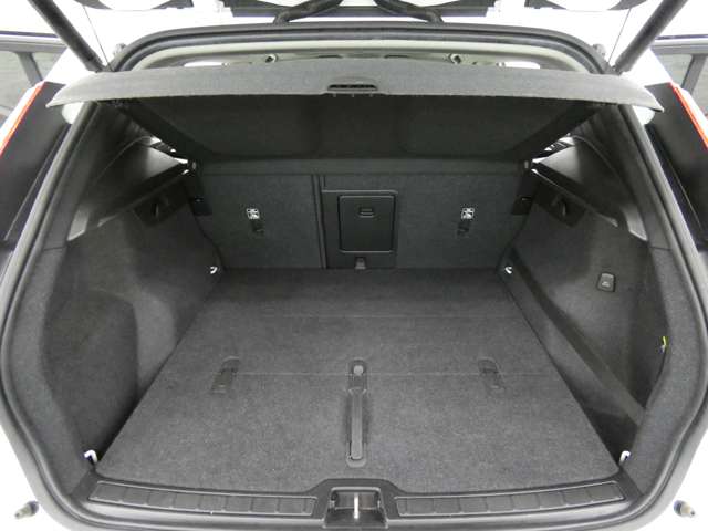 Volvo XC40 8
