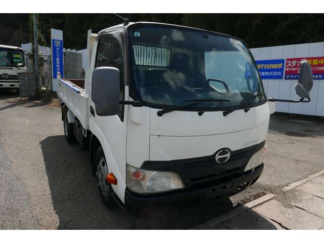 Hino Dutro 3