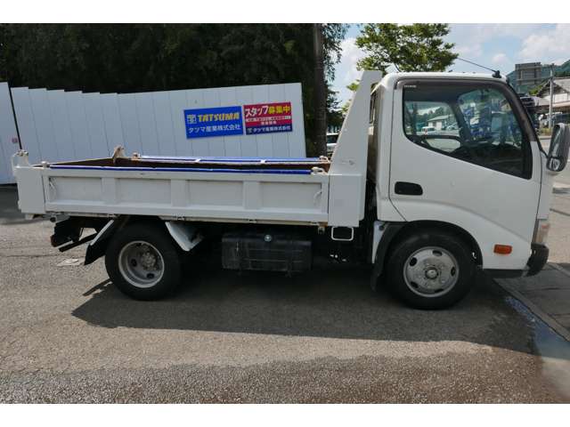 Hino Dutro 4