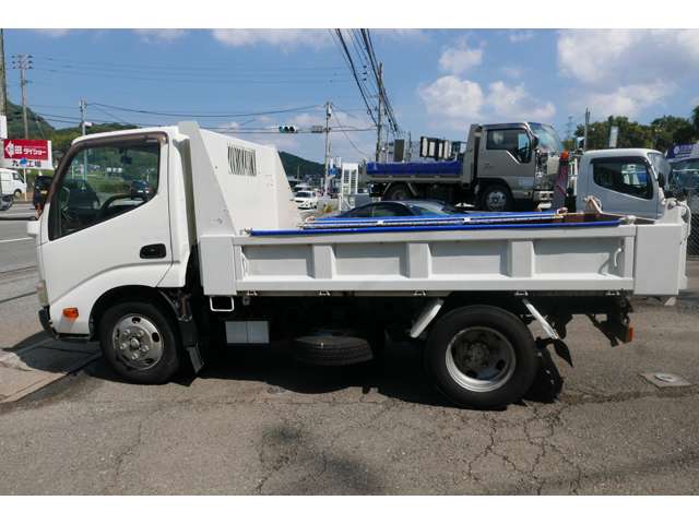 Hino Dutro 5