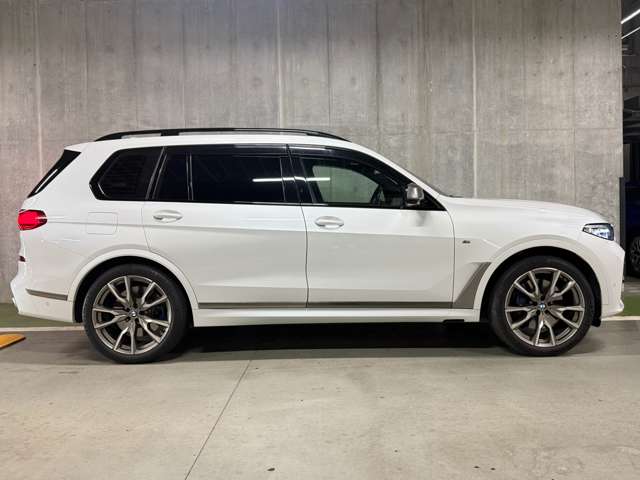 BMW X7 8