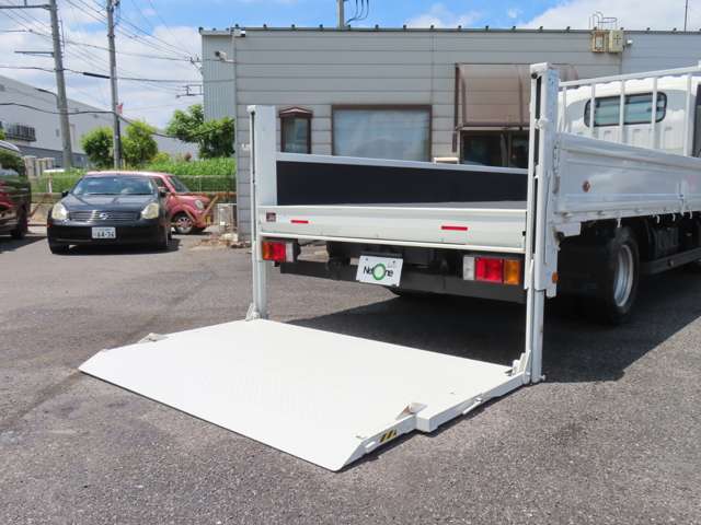 Isuzu Elf 8