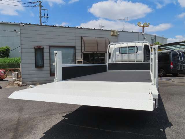 Isuzu Elf 9