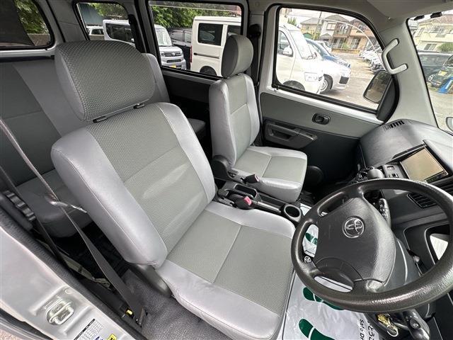Toyota Light Ace Van 11