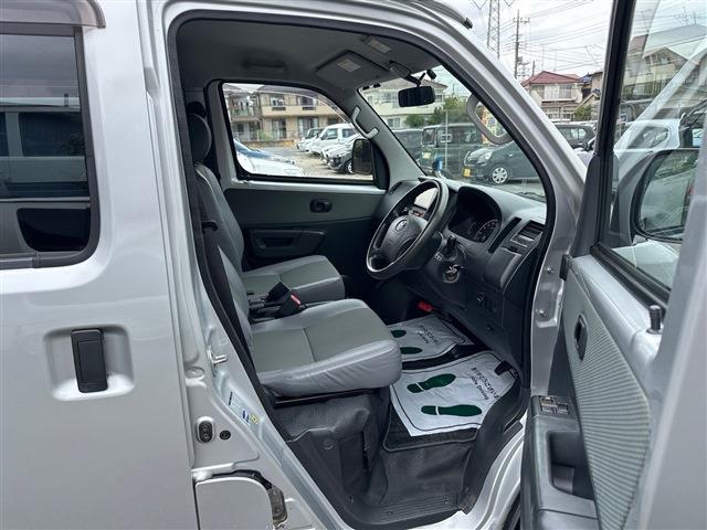 Toyota Light Ace Van 10