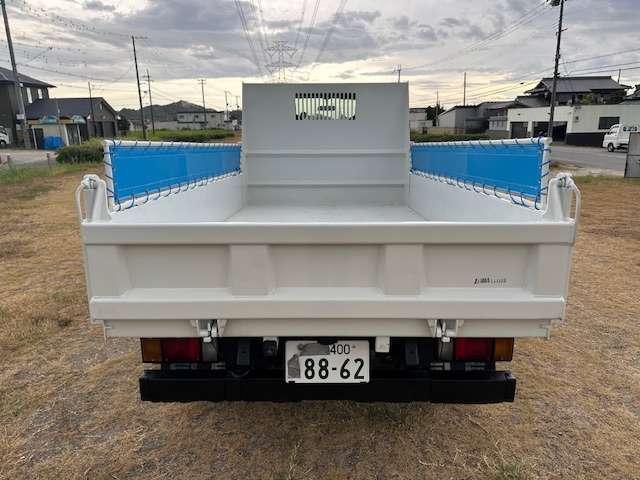 Isuzu Elf 8