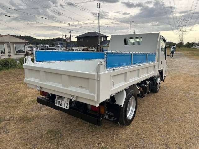 Isuzu Elf 9