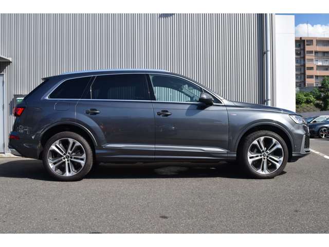 Audi Q7 11