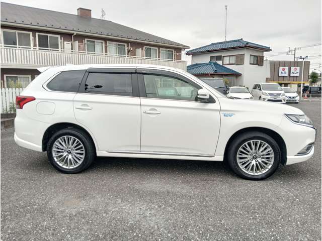 Mitsubishi Outlander PHEV 8
