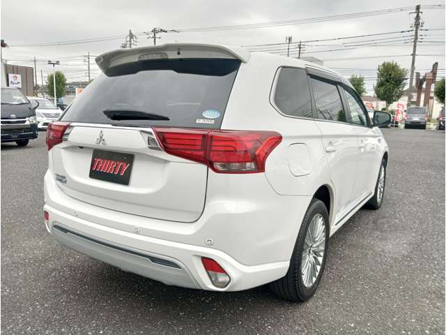 Mitsubishi Outlander PHEV 10