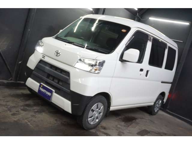 Toyota Pixis Van 11