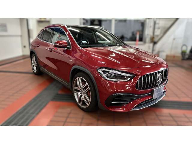 Mercedes-Benz GLA-Class 4