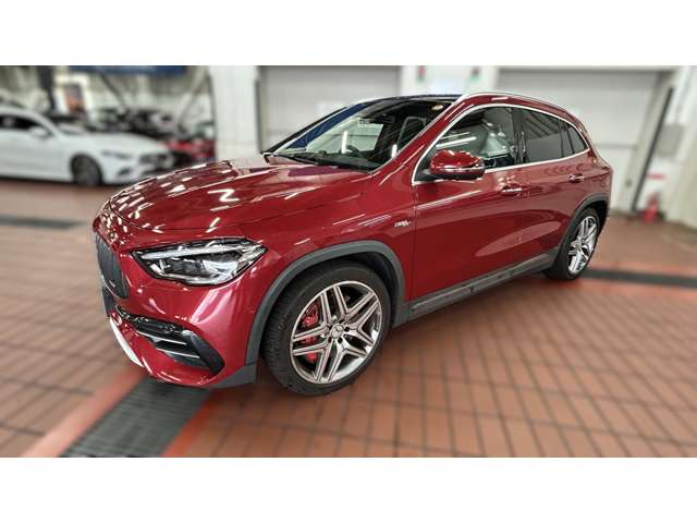 Mercedes-Benz GLA-Class 10