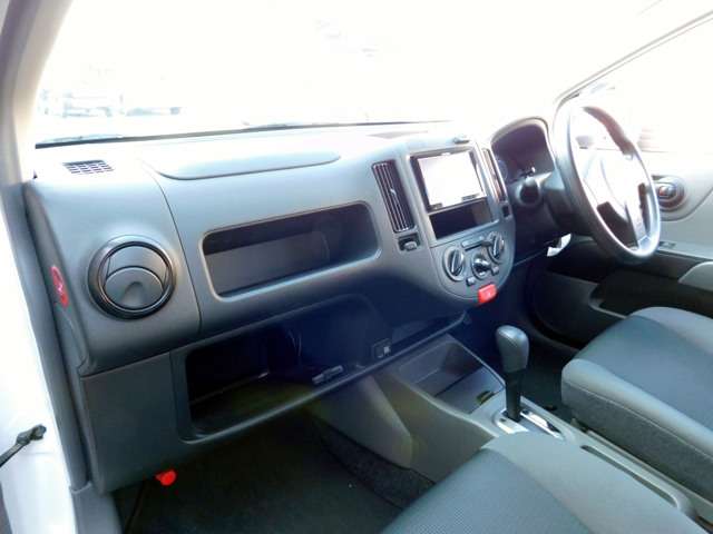 Nissan AD 4