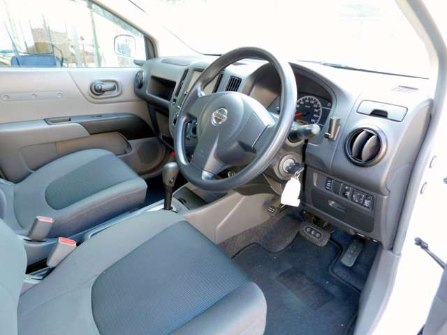 Nissan AD 7