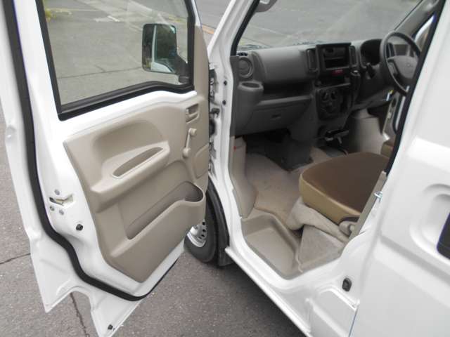 Mitsubishi Minicab Van 12