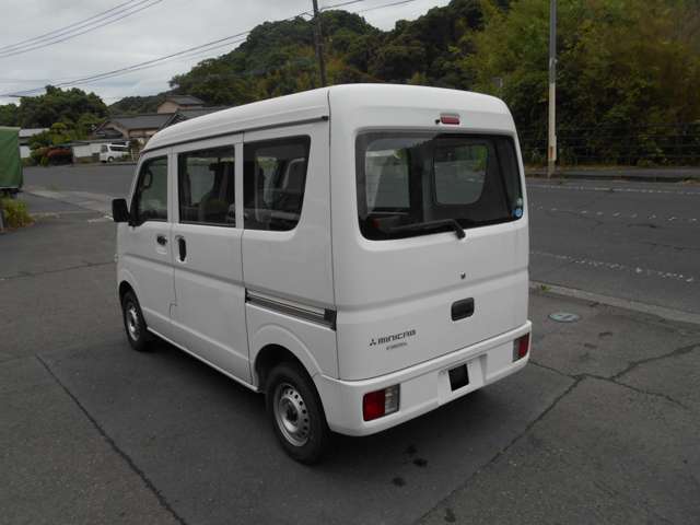 Mitsubishi Minicab Van 5