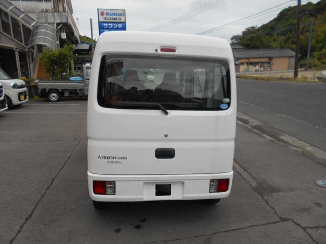 Mitsubishi Minicab Van 6