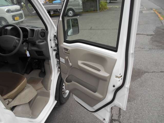Mitsubishi Minicab Van 9