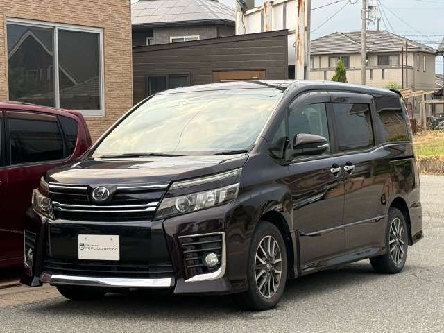 Toyota Voxy 9
