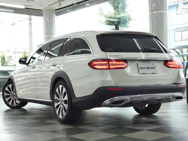 Mercedes-Benz E-Class All-Terrain 2