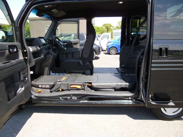 Honda N-VAN 12
