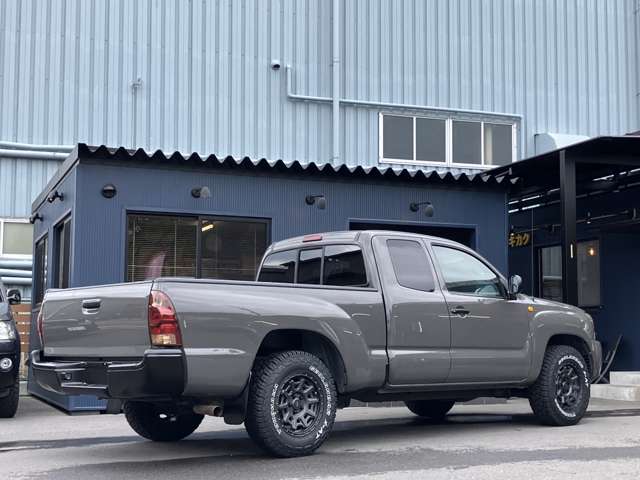 Toyota Tacoma 3