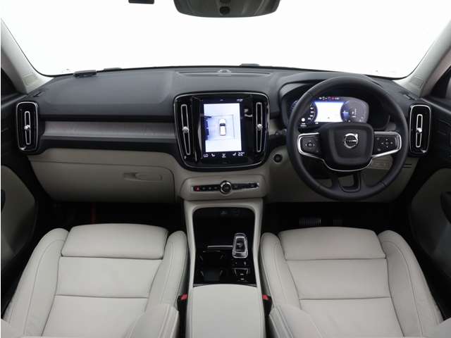Volvo XC40 4
