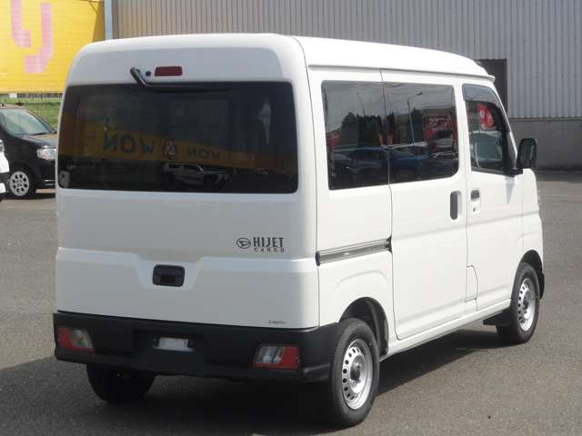 Daihatsu Hijet Cargo 7