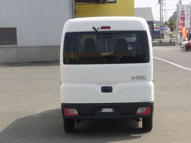Daihatsu Hijet Cargo 8