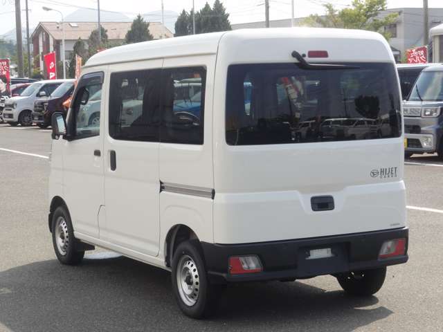 Daihatsu Hijet Cargo 9