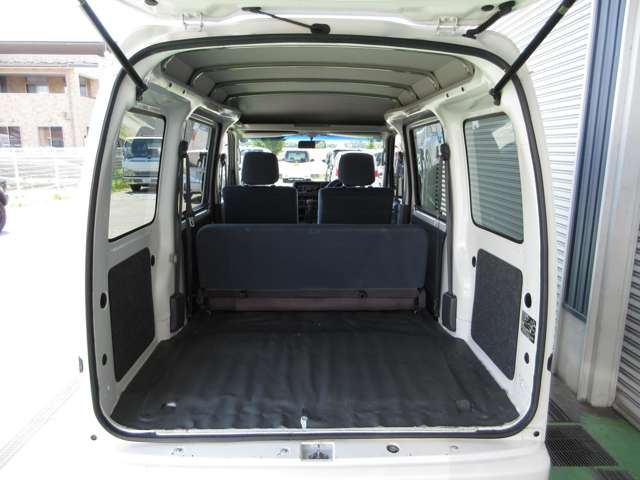 Daihatsu Hijet Cargo 11