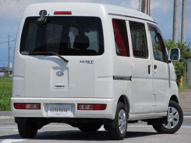 Daihatsu Hijet Cargo 4
