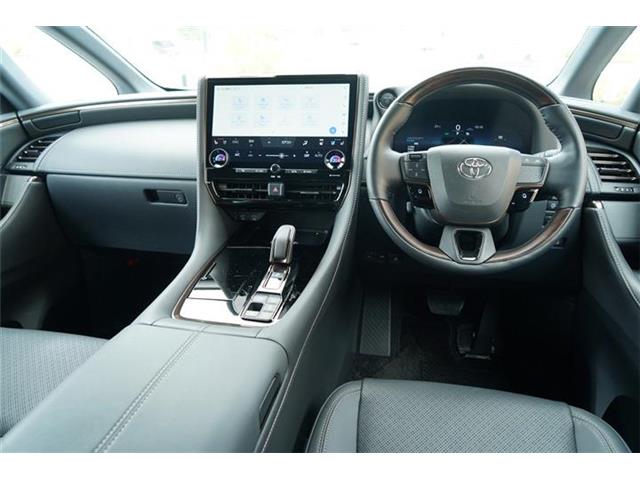 Toyota Vellfire 4